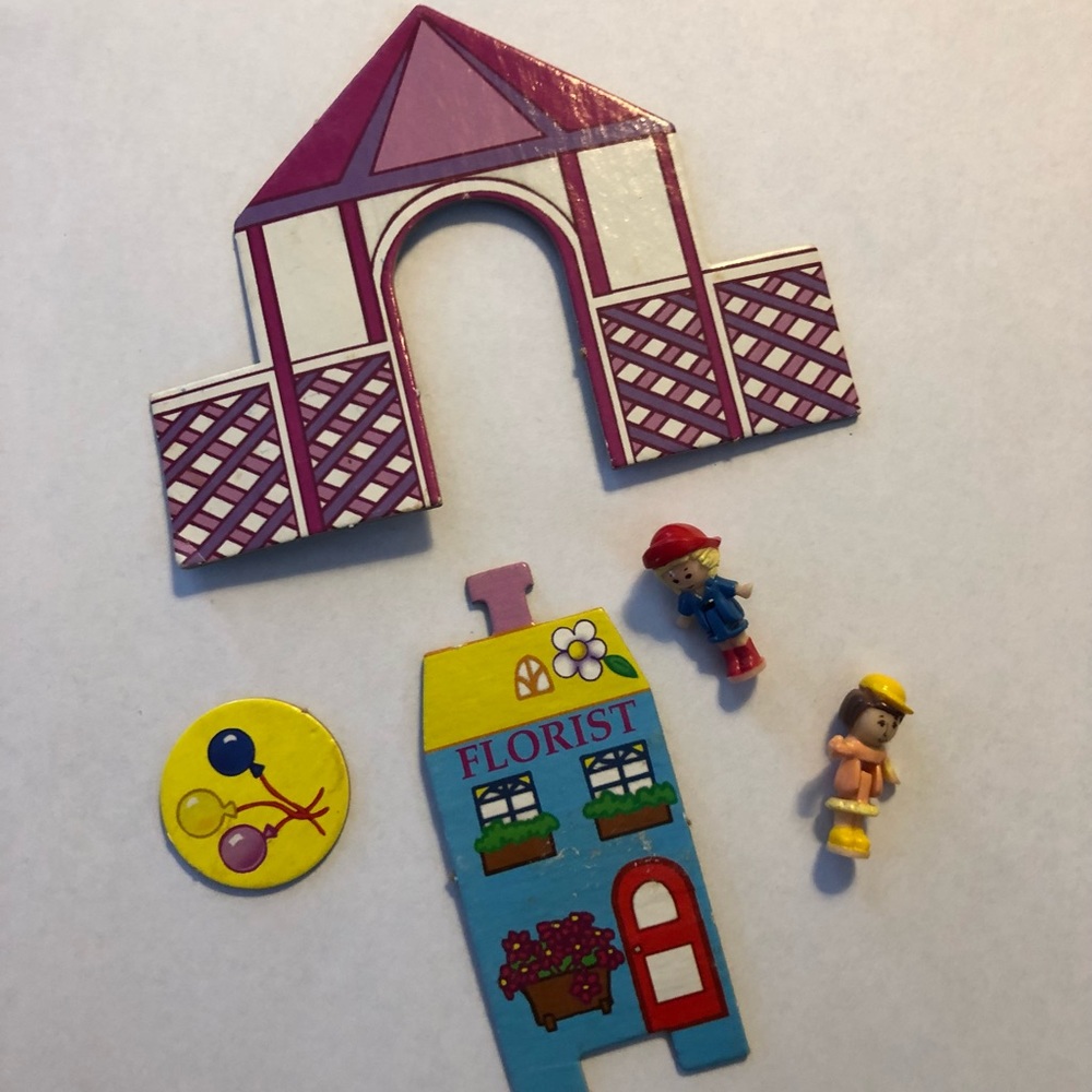 Vintage Polly Pocket Birthday Party Travel Game Dolls & Pieces